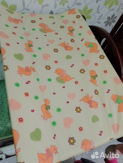 Пеленальная доска на кроватку