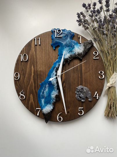 Камчатские сувениры. Часы настенные