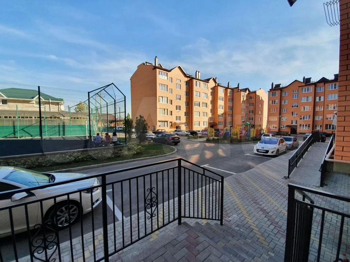 2-к. квартира, 61 м², 2/5 эт.