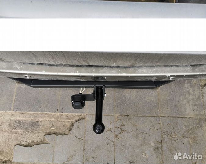 Фаркоп на Toyota Granvia 95-02/Grand Hiace