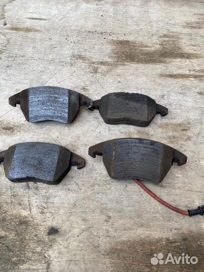 Передние колодки Volkswagen passat B6