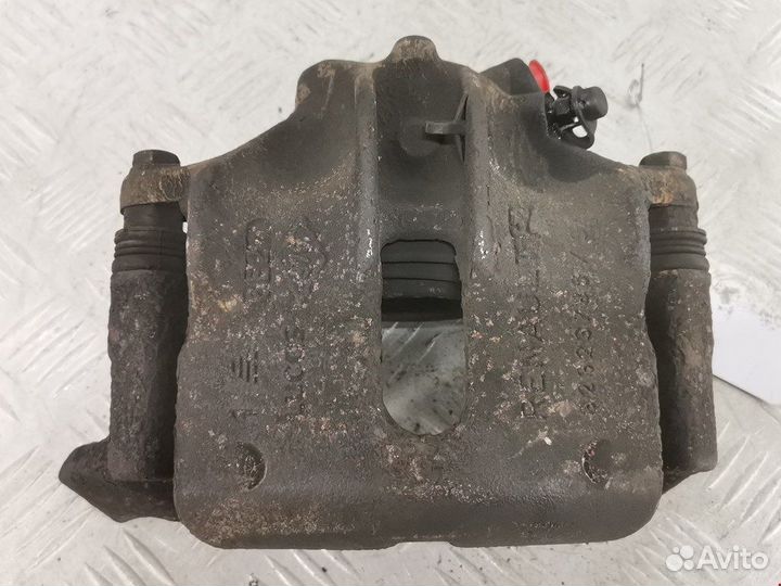 Суппорт передний левый для Renault Laguna 1