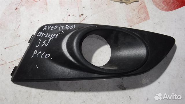 Решетка в бампер левая Chevrolet Aveo (T300) 2011