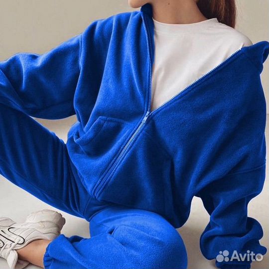 Спортивный костюм женский