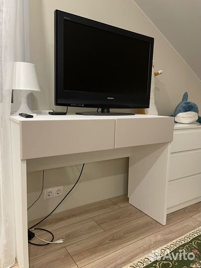 Будуарный столик