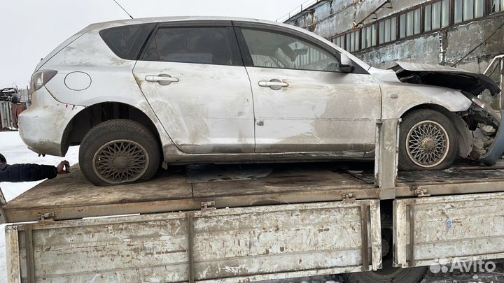 Mazda 3 1.6 МТ, 2008, битый, 200 000 км