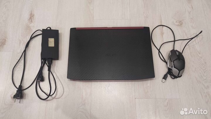 Игровой ноутбук Acer Nitro 5 AN515-52-56Z7