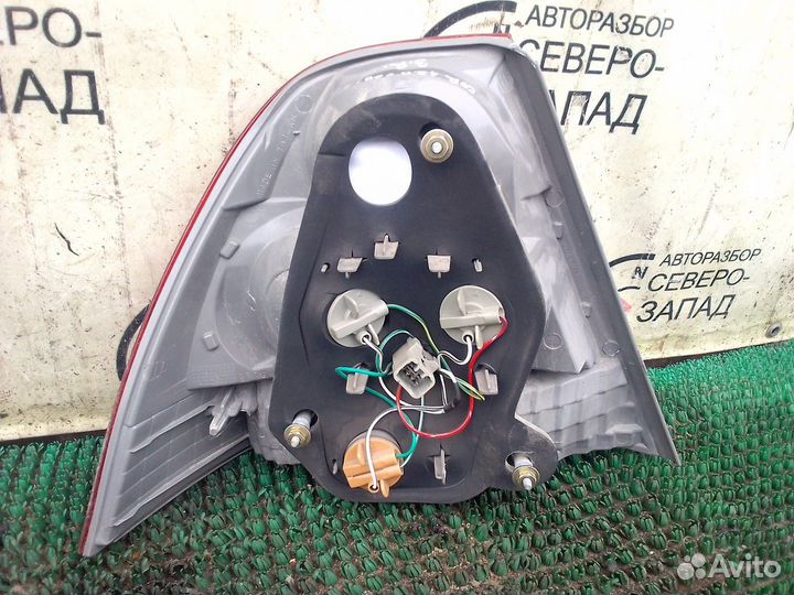 Toyota corolla 120 Фонарь правый седан 04- неориг