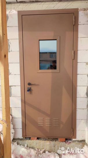 Дверь входная в квартиру, дом, котельную