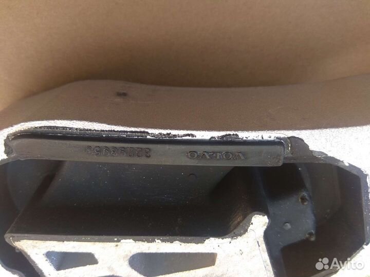 Опора двигателя верхняя Volvo