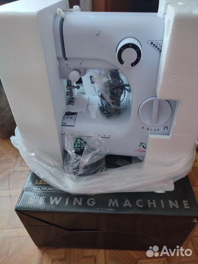 Швейная машинка Vlk Napoli 2400