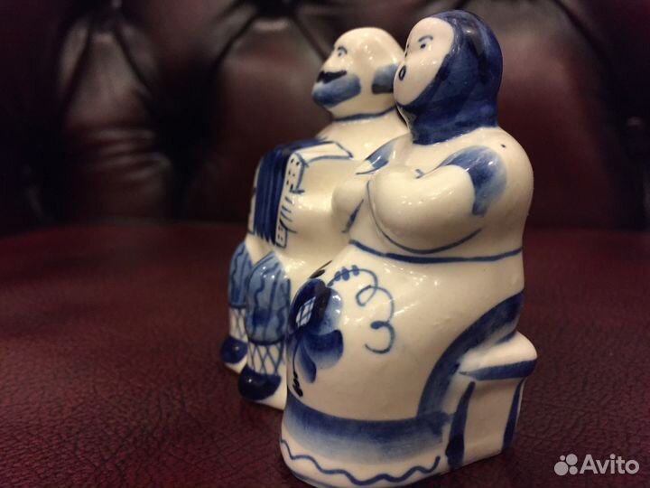 На завалинке. Гжель подлинная