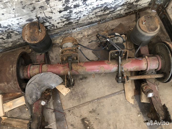 Ось на полуприцеп саф