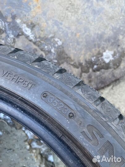 Triangle Snowlink TWT02 225/40 R18