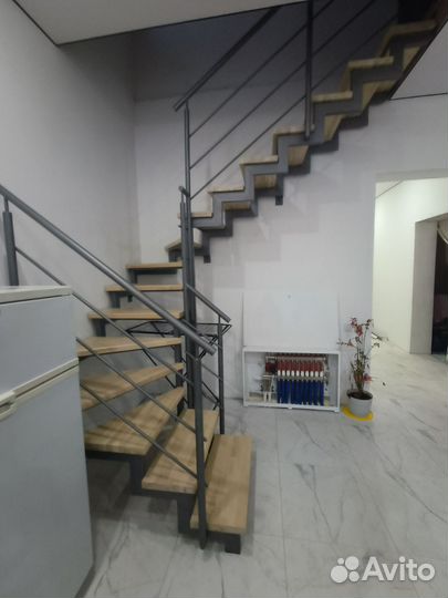 Лестница из металла межэтажная в дом