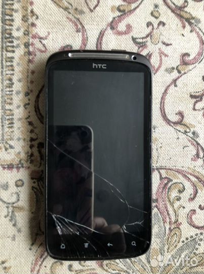 Телефон HTC