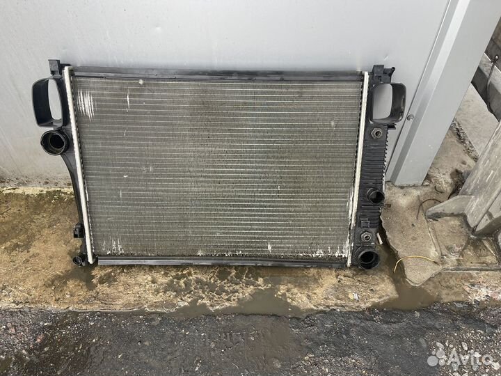 Радиатор основной охлаждения Mercedes-Benz W221