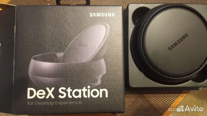 Док-станция Samsung DeX Station EE-MG950