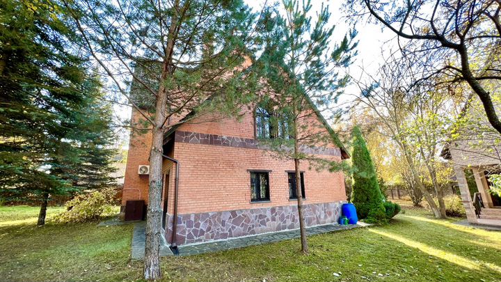 Коттедж 146 м² на участке 12 сот.