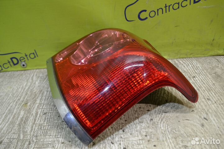 Фонарь правый Тойота Авенсис 2 2003-2006