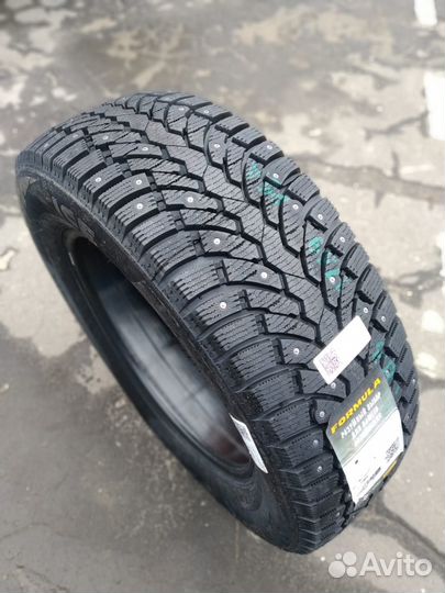 Pirelli Formula Ice 245/70 R16 107