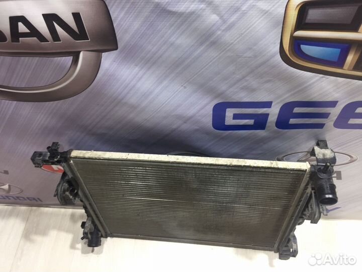 Радиатор охлаждения двигателя основной Renault dus