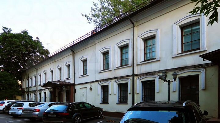 Продам здание, 1377 м²