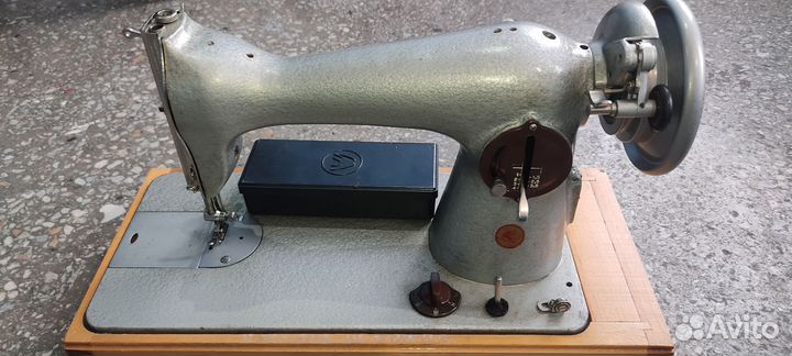 Швейная машинка