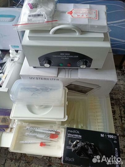 Стерилизатор, пылесос, стол маникюрный