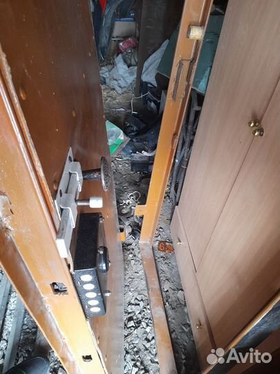 Дверь входная железная