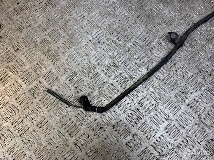 Трос ручного тормоза правый Nissan Qashqai J10