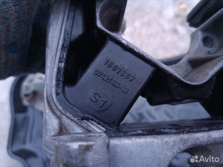 Подушка коробки двигателя Опель Вектра