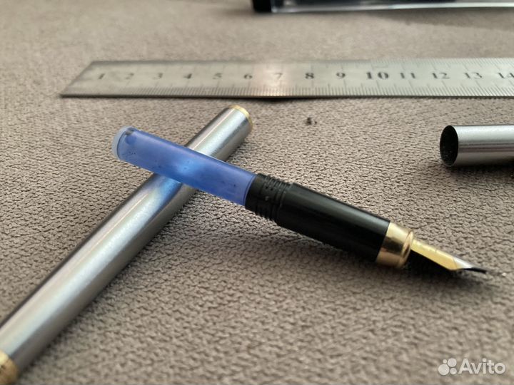 Перьевая ручка Luxor Iridium