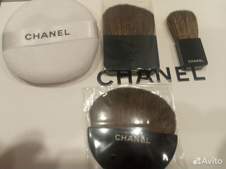 Кисти, пуховки Шанель