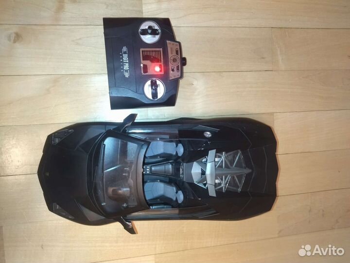 Машинка на пульте управления для ребенка