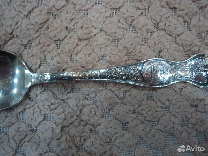 Посеребренная коллекционная десертная ложка
