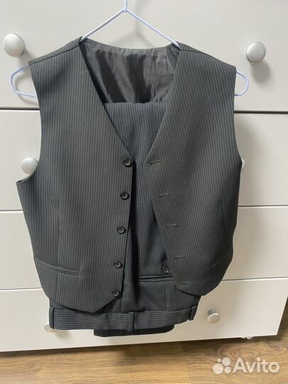 Школьный костюм