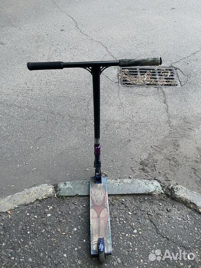 Трюковой самокат district