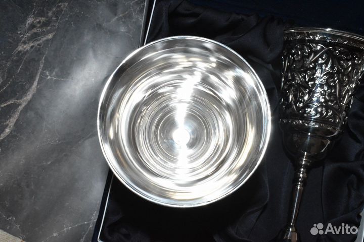 Серебряный фужер