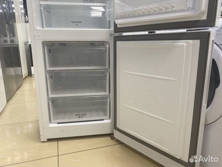 Холодильник Hotpoint HF 4200 W