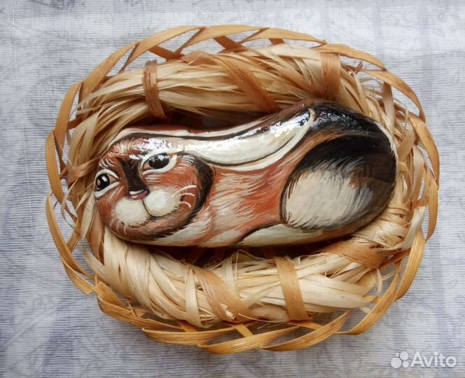 Заяц в корзинке