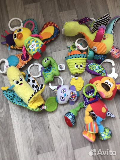 Развивающие игрушки от 0 Lamaze Tomy