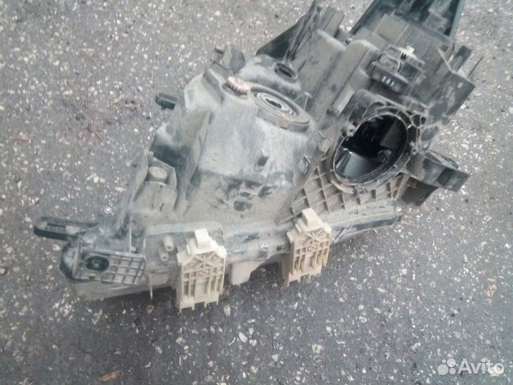 Ниссан Патрол 62 передняя правая фара