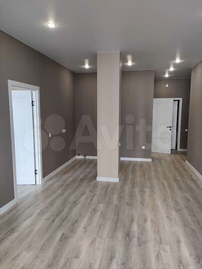 2-к. квартира, 54 м², 1/9 эт.
