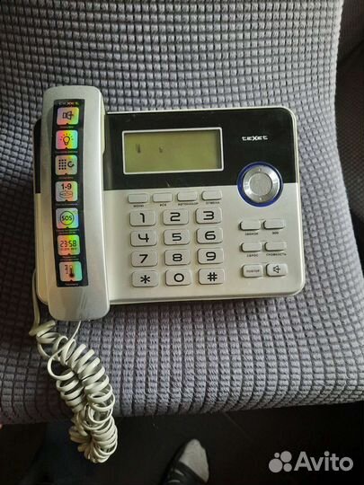 Телефон тхит