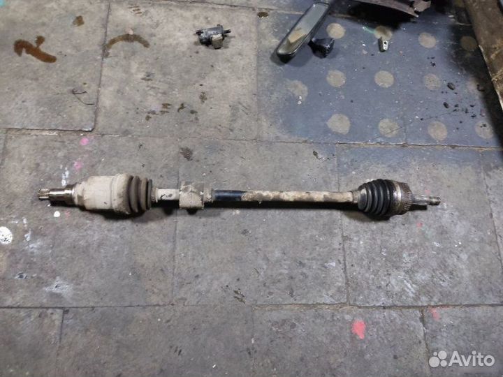 Привод передний правый Geely Emgrand Ec7