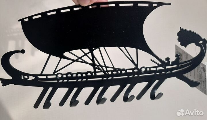 Ключница настенная металлическая