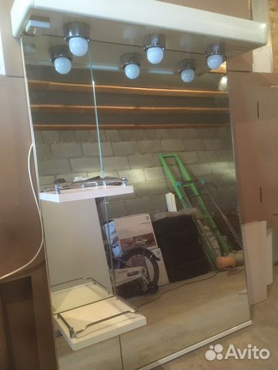 Зеркало с подсветкой в ванну