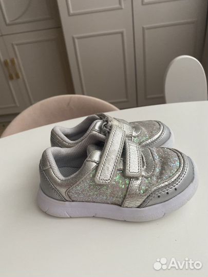 Кроссовки clarks