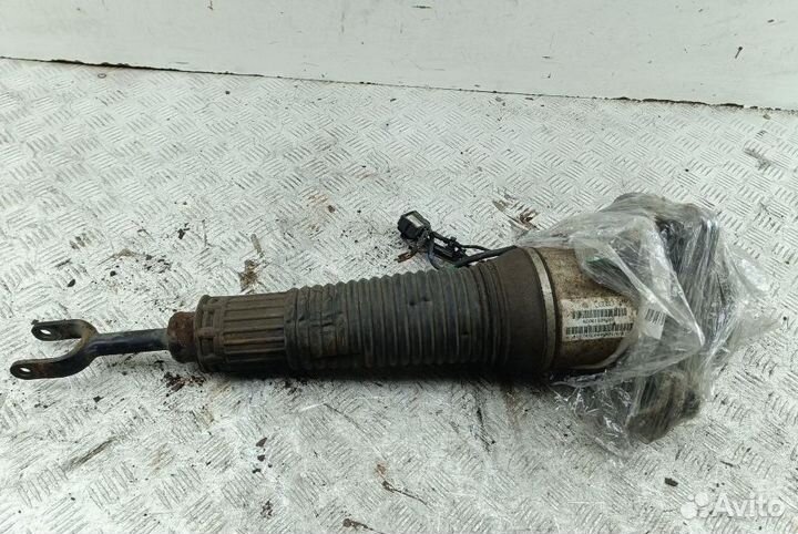 Амортизатор/стойка передняя правая Audi A8/S8